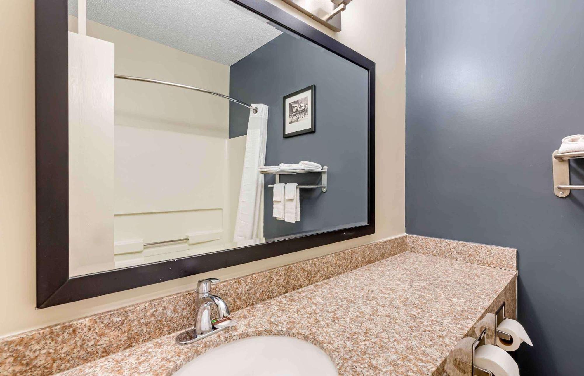 Extended Stay America Suites - Buffalo - Airport تشيكتاواغا، نيويورك المظهر الخارجي الصورة